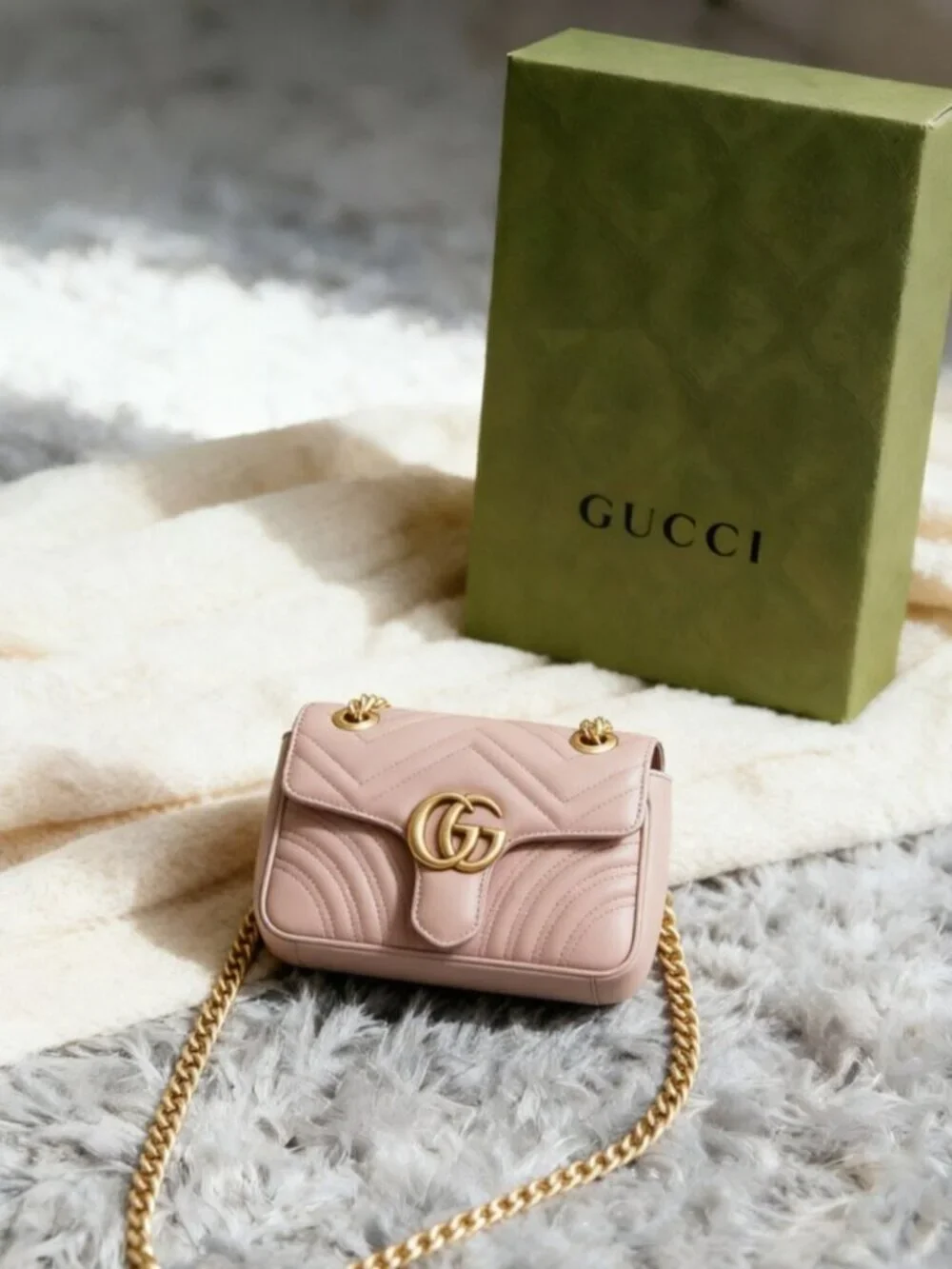 Gucci GG Marmont Small Shoulder Bag